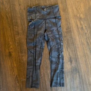 Lululemon cropped camo leggings
